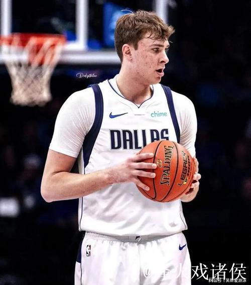 弗拉格上篮打成2+1,错失加罚冲击40分,独行侠仅差1分 弗拉格上篮打成2+1,错失加罚冲击40分,独行侠仅差1分